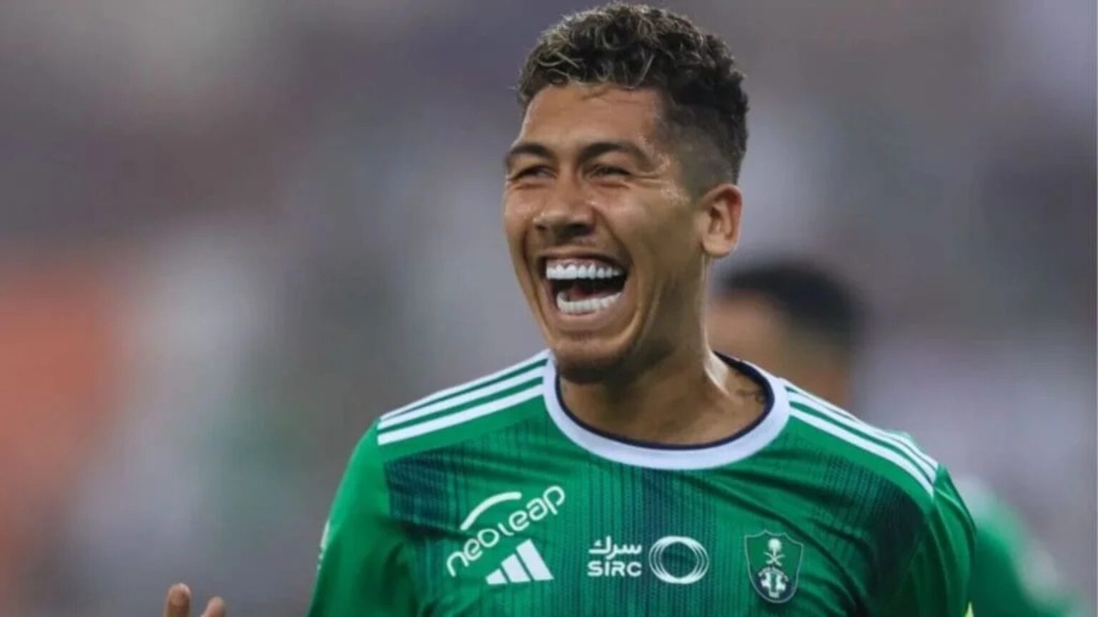 Firmino em campo pelo Al-Ahli